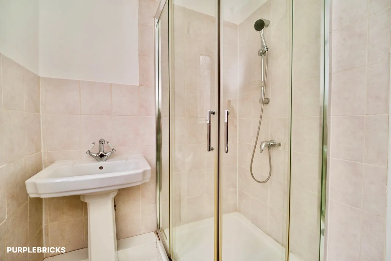 Knowles View, Bradford, BD4, photo 25