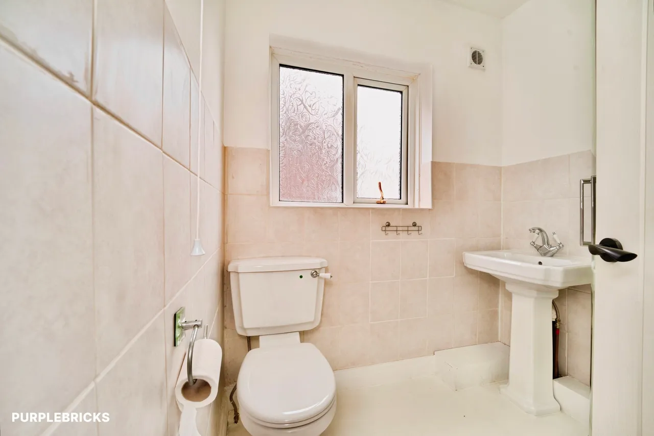 Knowles View, Bradford, BD4, photo 24