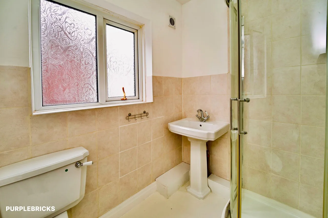 Knowles View, Bradford, BD4, photo 26