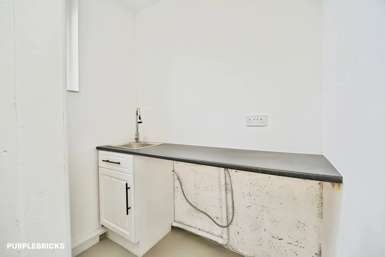 Knowles View, Bradford, BD4, photo 16