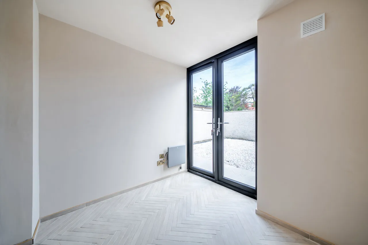 Commonside East, Mitcham, CR4, photo 12
