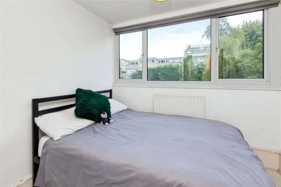 Mountbatten Square, Windsor, SL4, photo 14