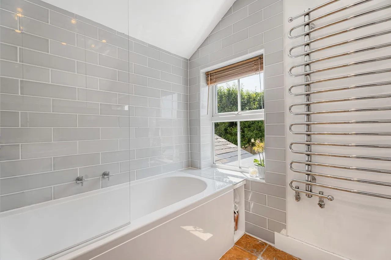 Queens Road, Surrey Egham, TW20, photo 16