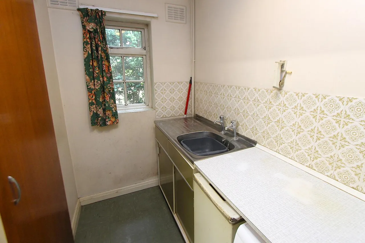 Linden Drive, Oldswinford, Stourbridge, photo 11
