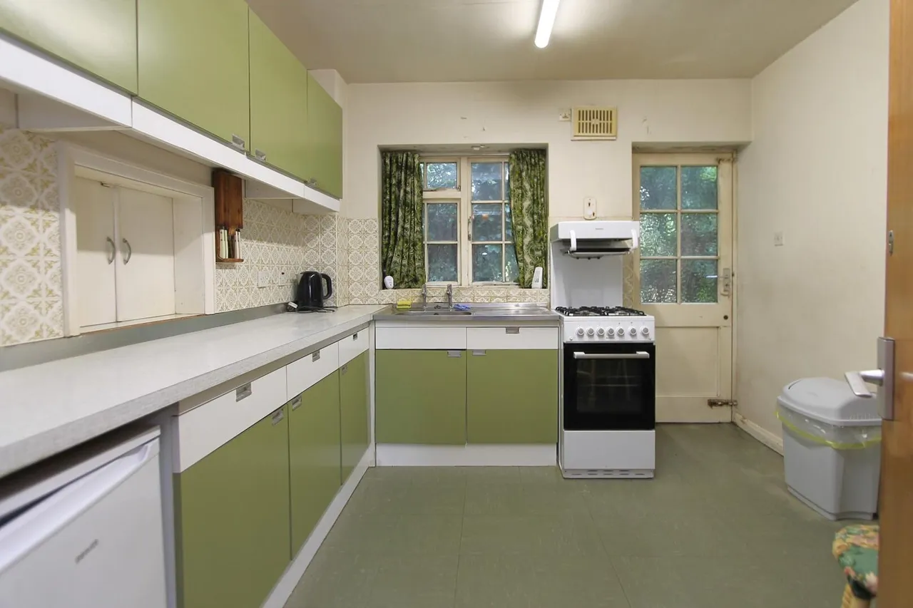 Linden Drive, Oldswinford, Stourbridge, photo 7