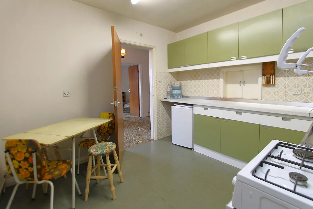 Linden Drive, Oldswinford, Stourbridge, photo 9