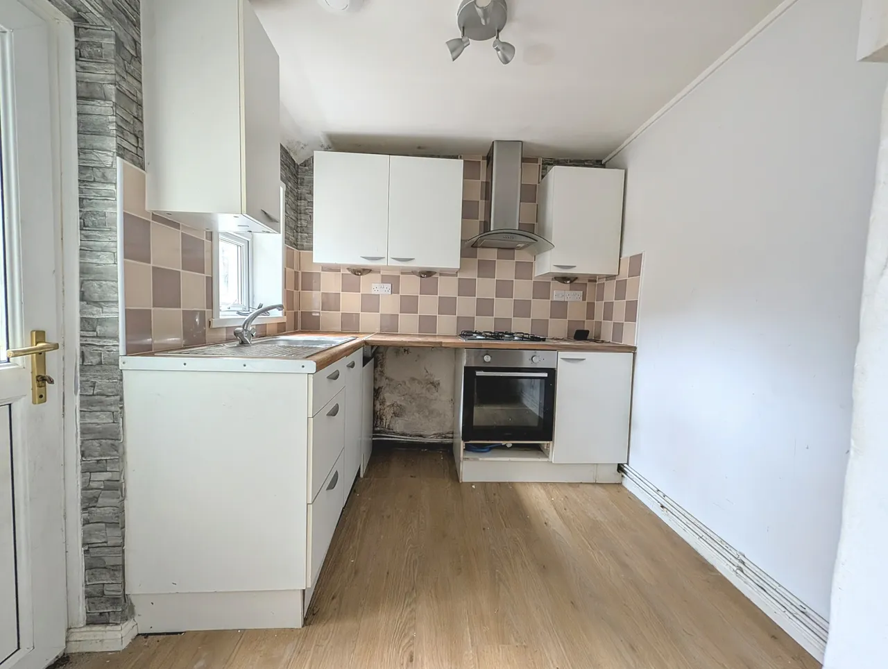 Hillside Terrace, Wattstown, CF39, photo 4