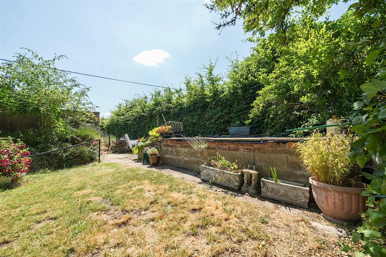 Tutton Hill, Colerne, SN14, photo 15