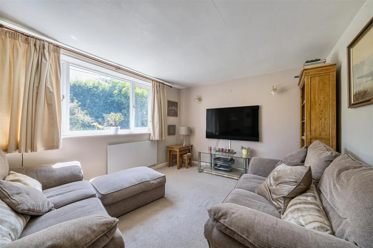 Tutton Hill, Colerne, SN14, photo 7
