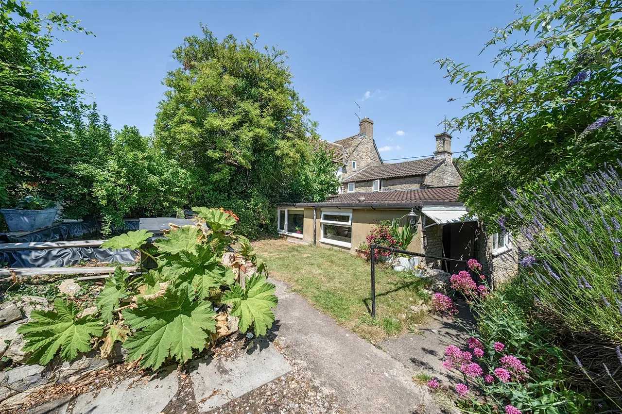 Tutton Hill, Colerne, SN14, photo 13