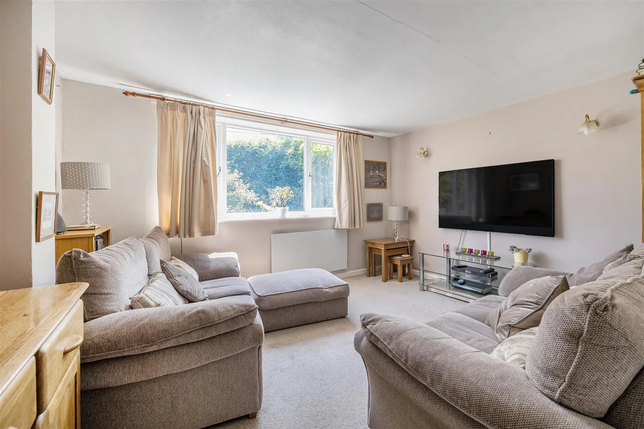 Tutton Hill, Colerne, SN14, photo 8