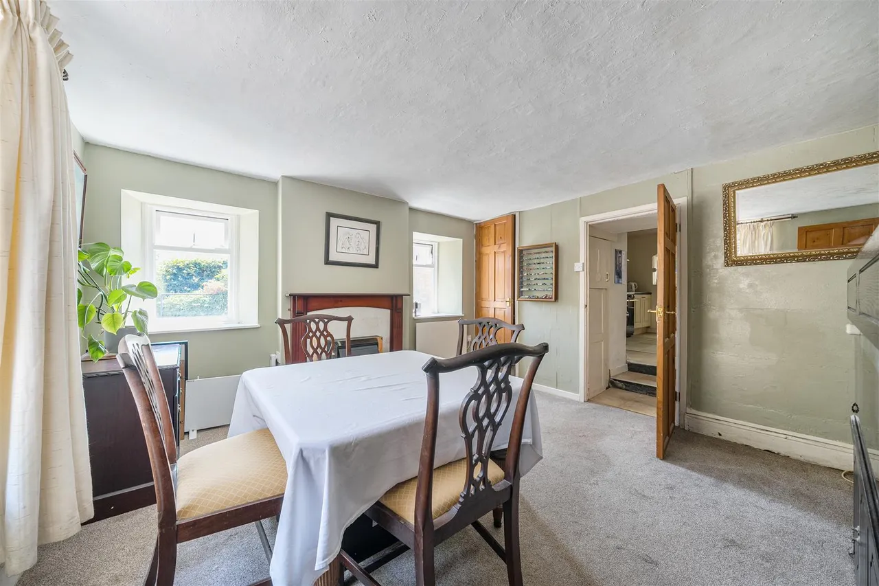 Tutton Hill, Colerne, SN14, photo 5