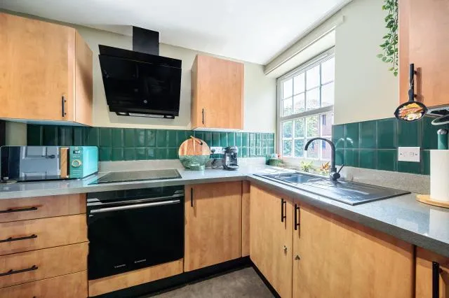 Pelican Lane, Newbury, RG14, photo 9