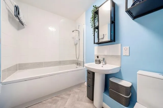 Pelican Lane, Newbury, RG14, photo 2