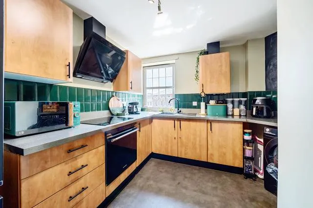 Pelican Lane, Newbury, RG14, photo 8