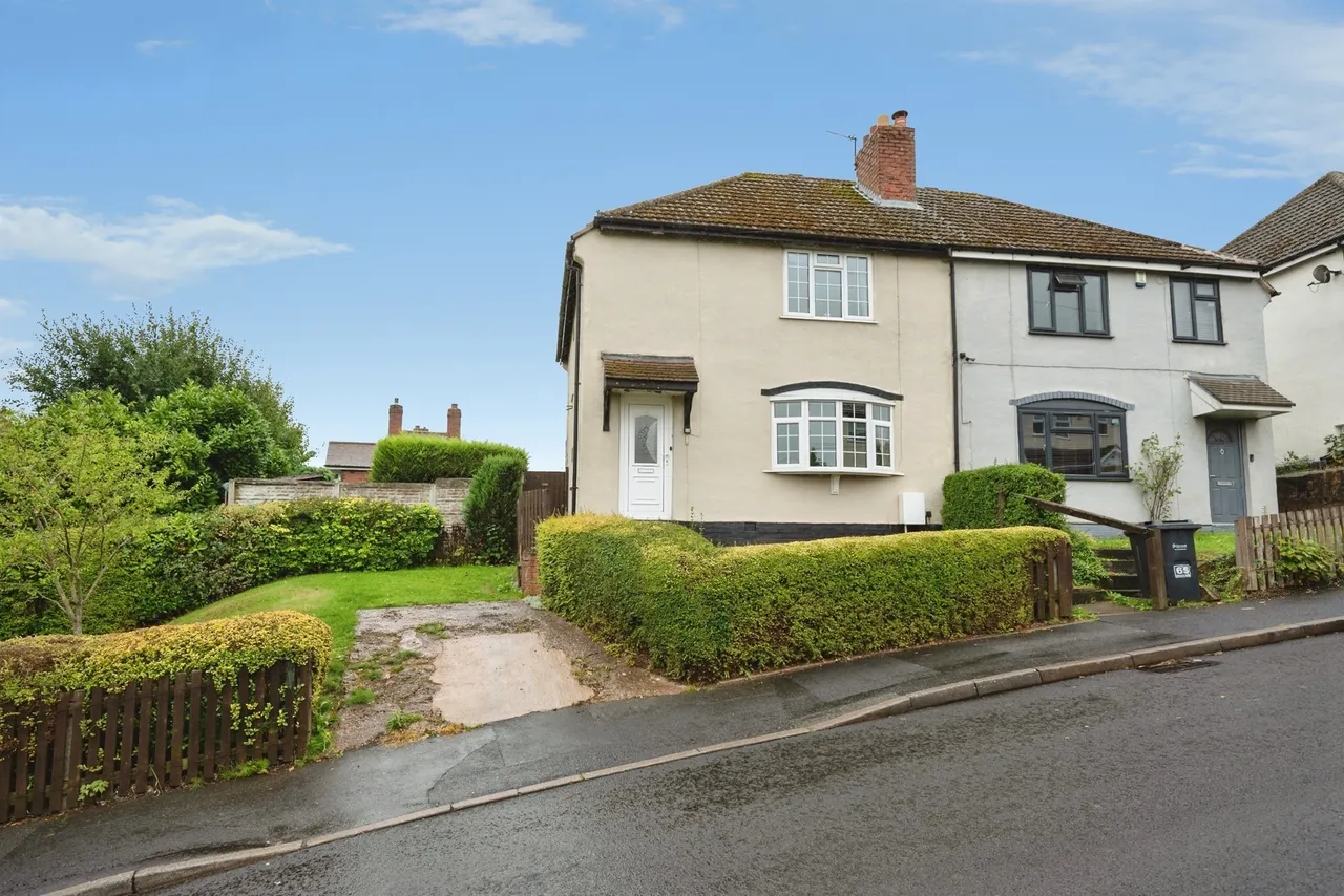 3 bed house for sale — Hilton Road, Tividale, Oldbury