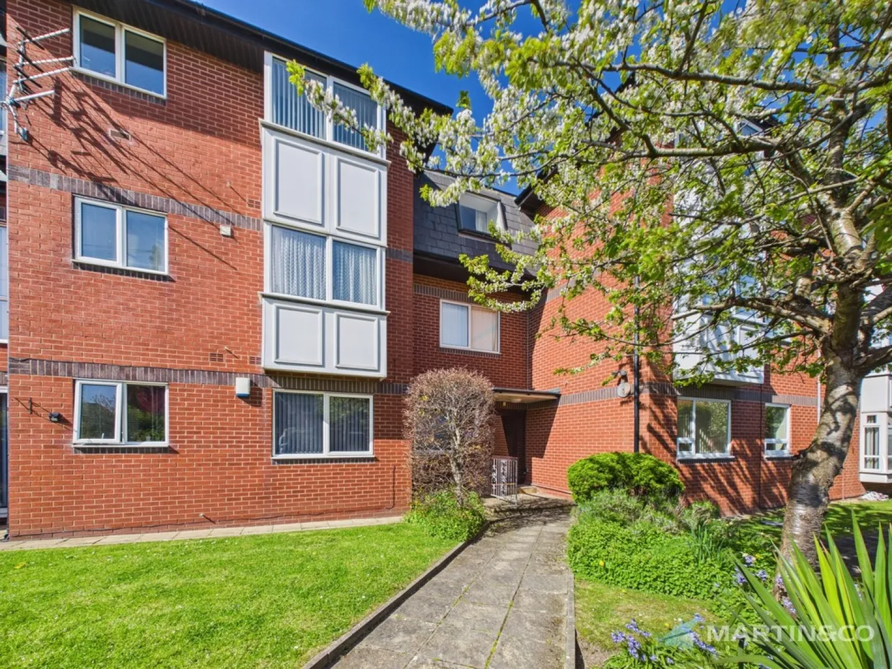 2 bed flat for sale — Somerset Court, Blackpool