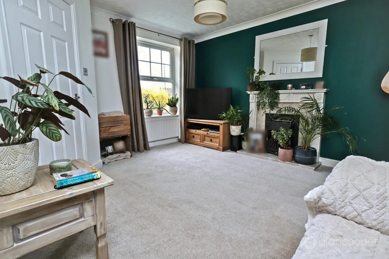 Charlecote Walk, Maple Park, CV11, photo 4