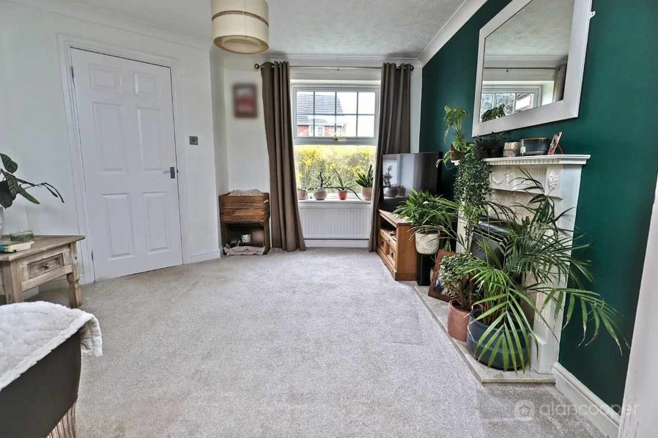 Charlecote Walk, Maple Park, CV11, photo 5