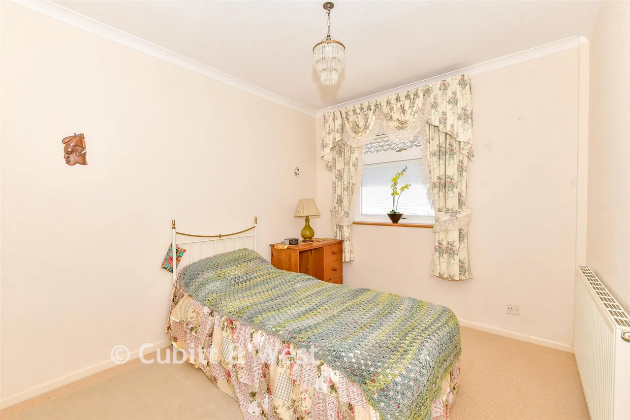 Milton Avenue, Rustington, BN16, photo 8