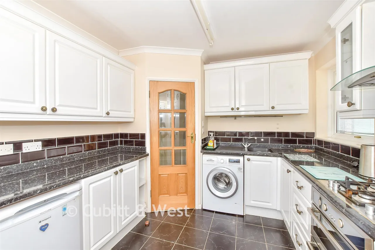 Milton Avenue, Rustington, BN16, photo 3