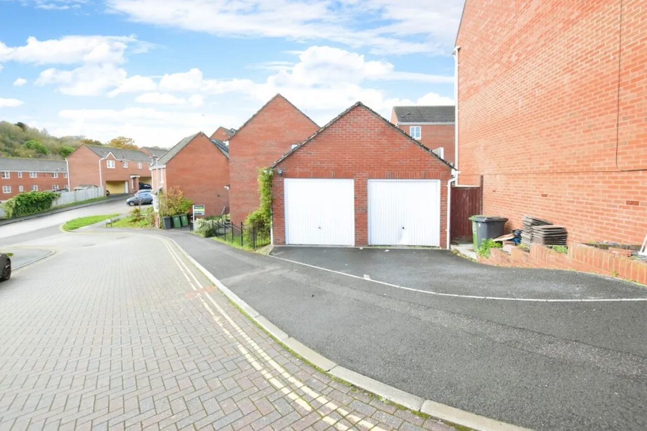 Clover Avenue, EX4, photo 12