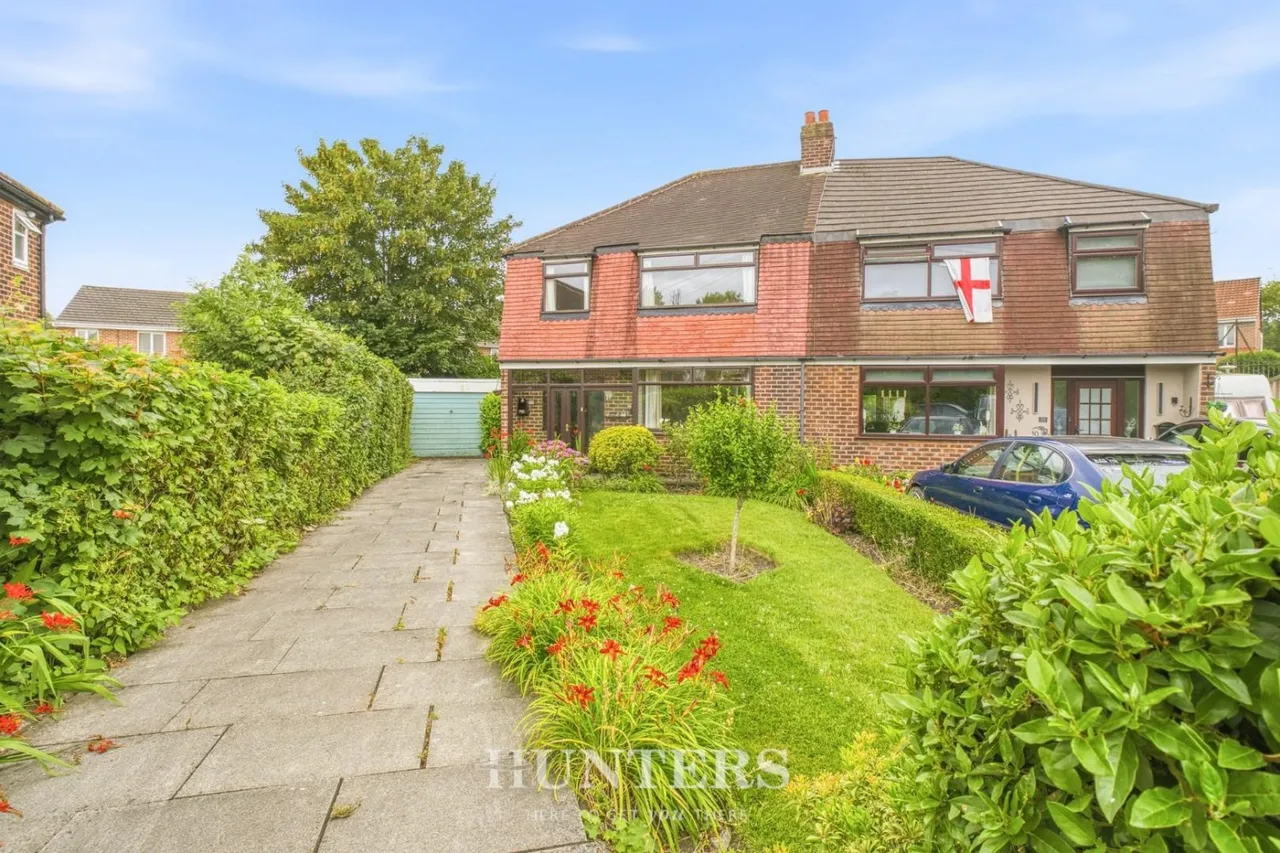 3 bed house for sale — Pennine Close, Blackley, Manchester, M9