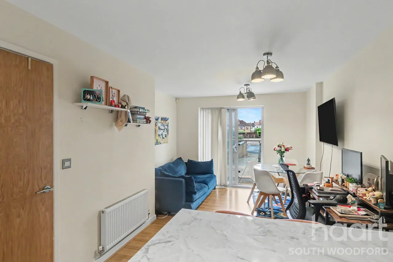 Queen Mary Avenue, London, E18, photo 11
