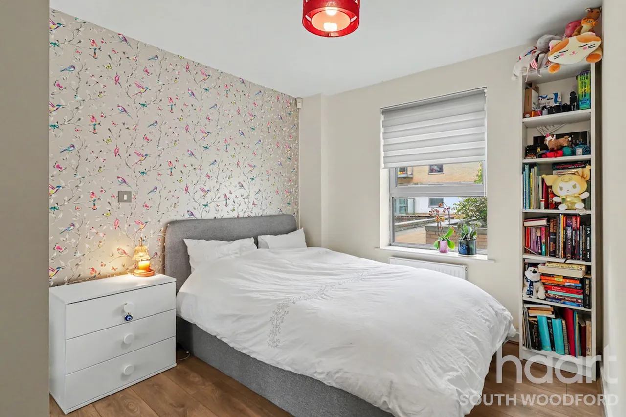 Queen Mary Avenue, London, E18, photo 5