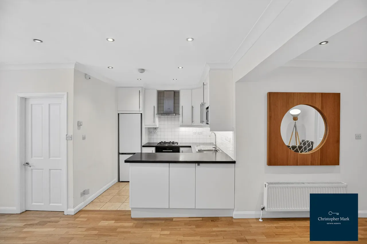 2 bed flat for sale — Yonge Park, London, N4 3NU