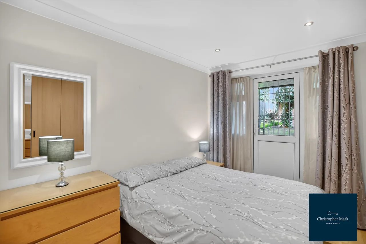 Yonge Park, London, N4 3NU, photo 2