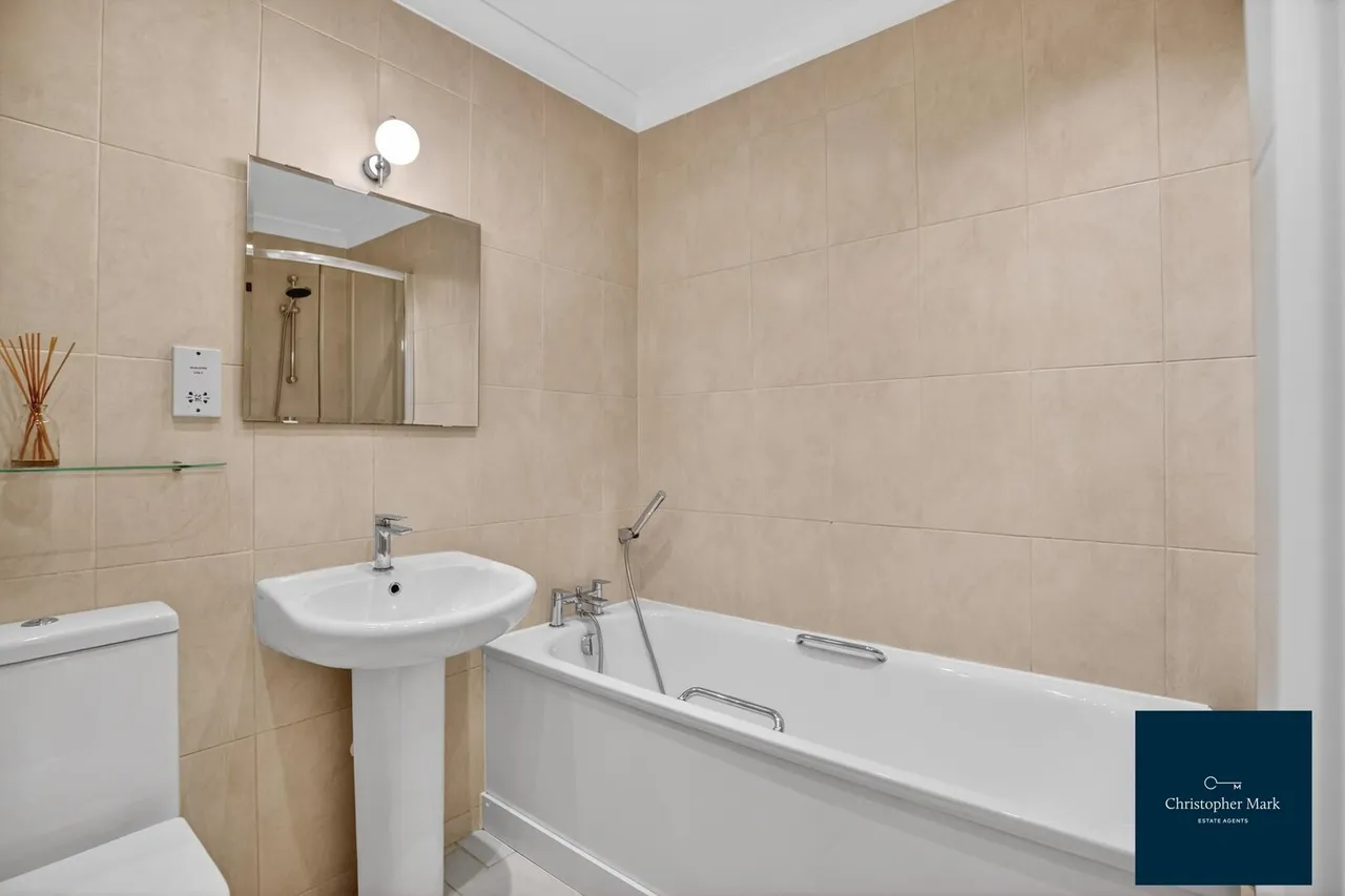 Yonge Park, London, N4 3NU, photo 11