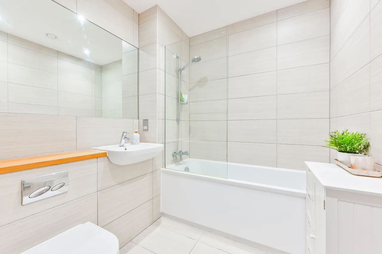 Flat 15, 100 Kilburn Park Road, London, photo 7
