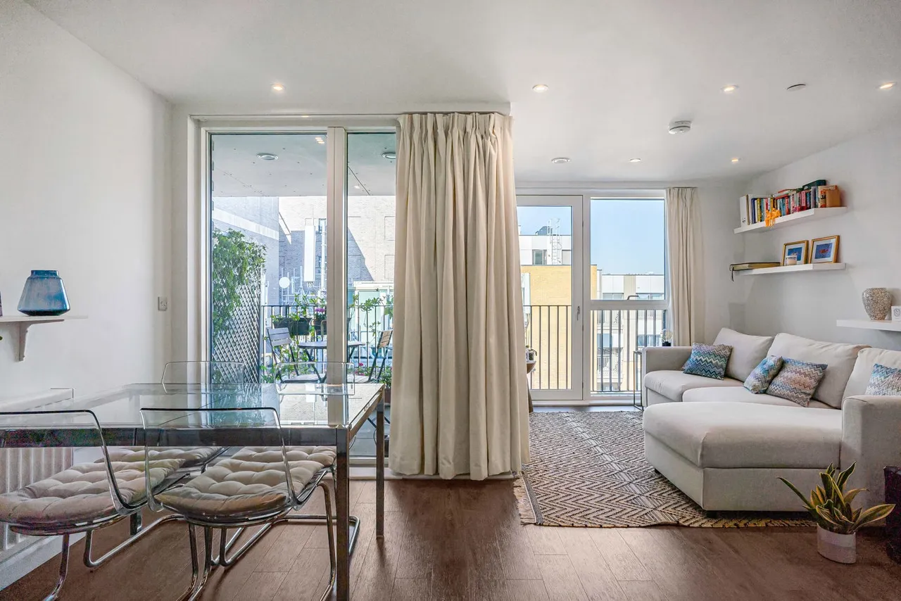 1 bed flat for sale, Ratcliffe Cross Street, London, E1