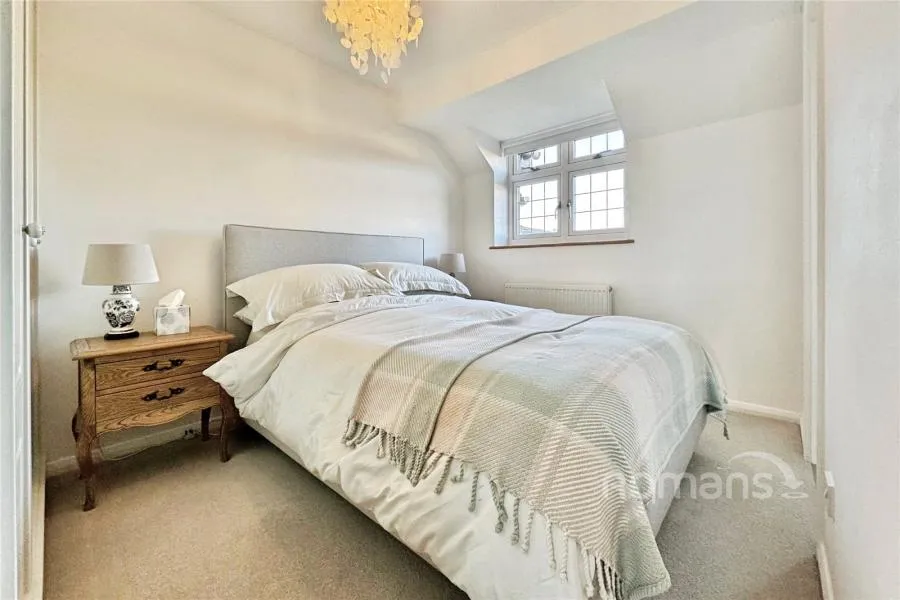 Stubbs Folly, College Town, GU47, photo 8