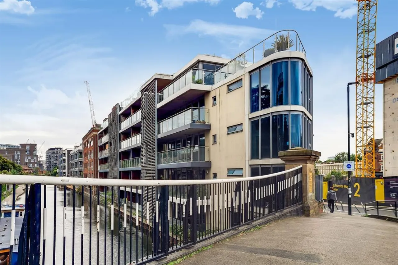 2 bed flat to rent — St. Pancras Way, London, NW1