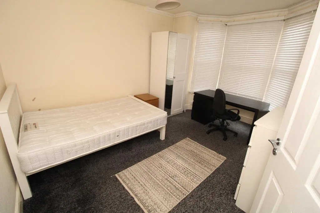 Balfour Road, Lenton, NG7, photo 9
