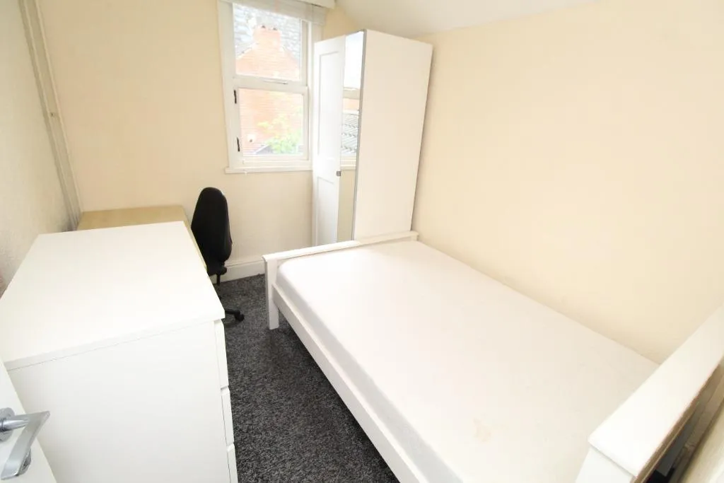 Balfour Road, Lenton, NG7, photo 8