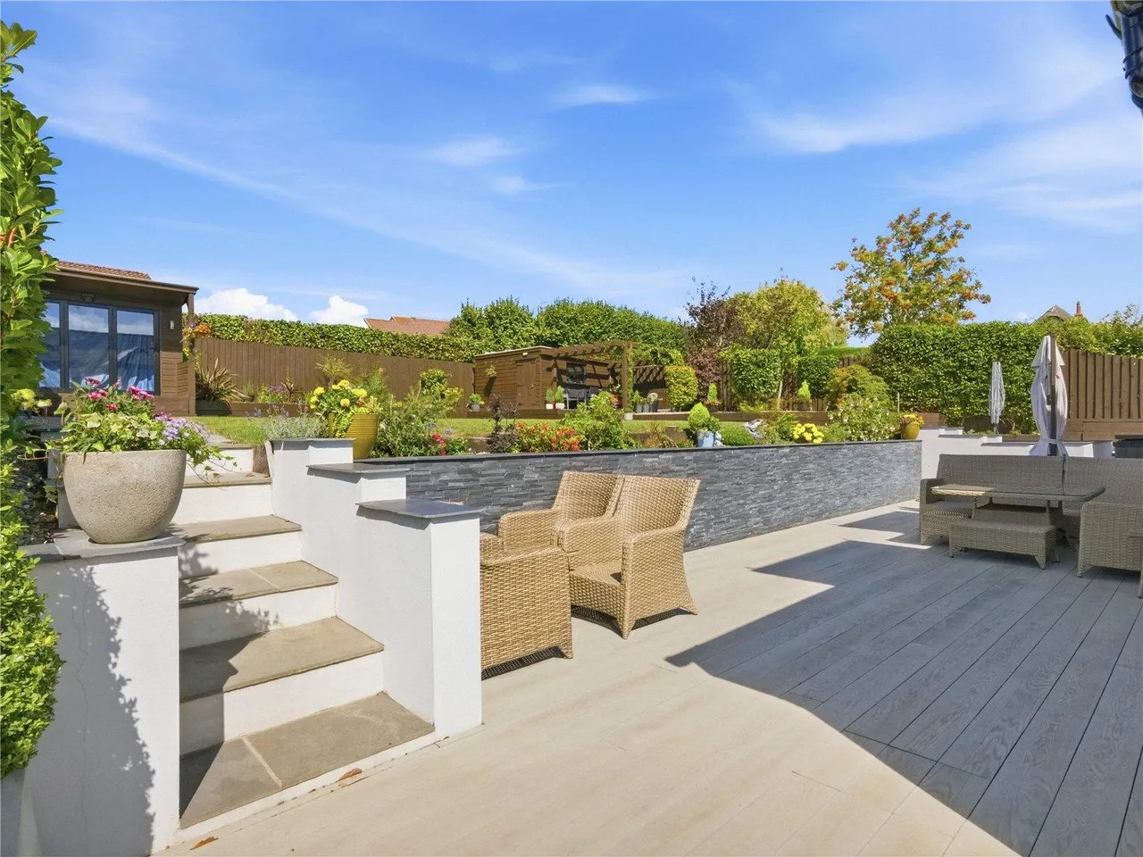 Contemporary Family Living with Captivating Views Towards Poole Harbour, photo 23
