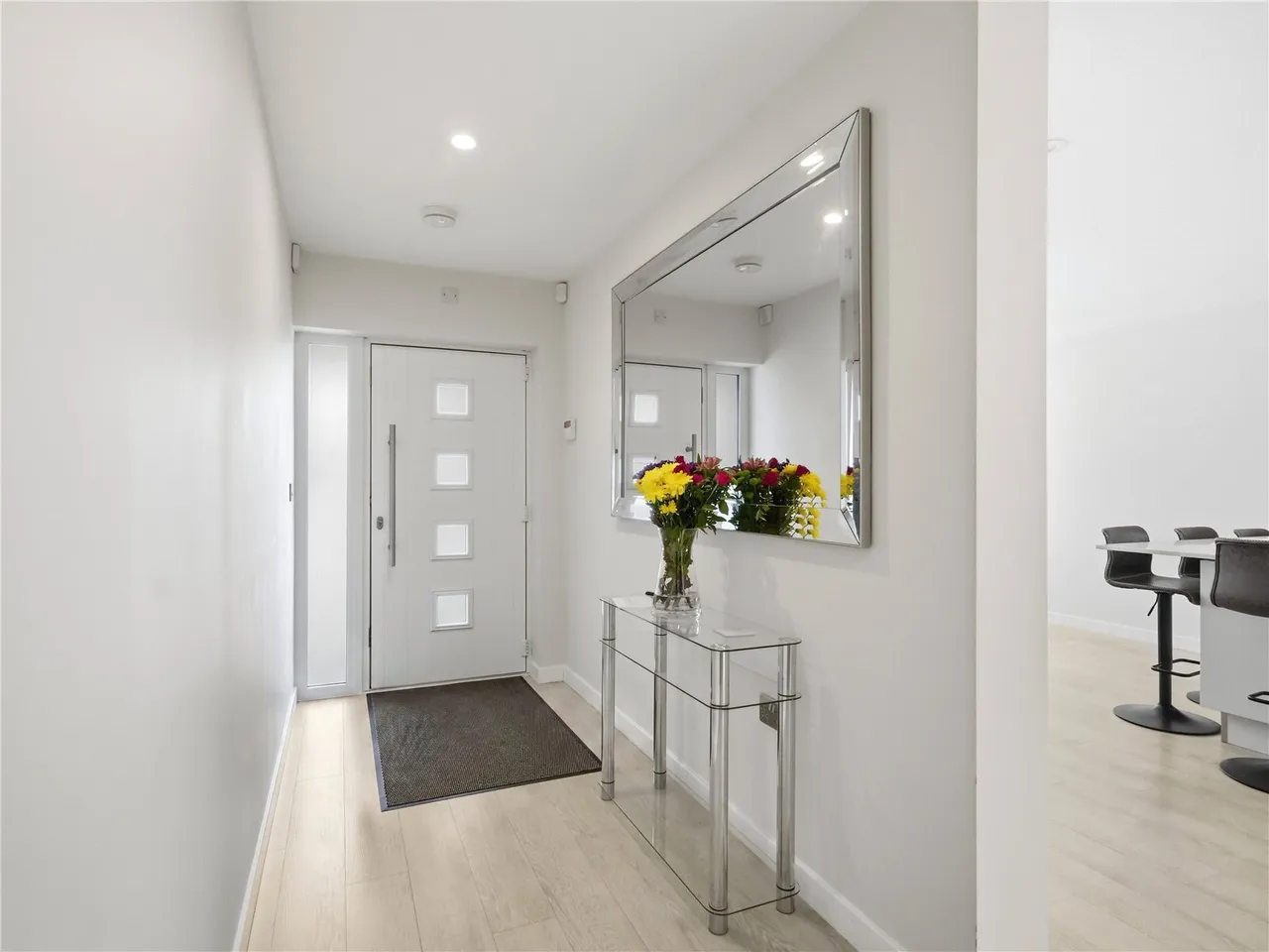 Contemporary Family Living with Captivating Views Towards Poole Harbour, photo 12