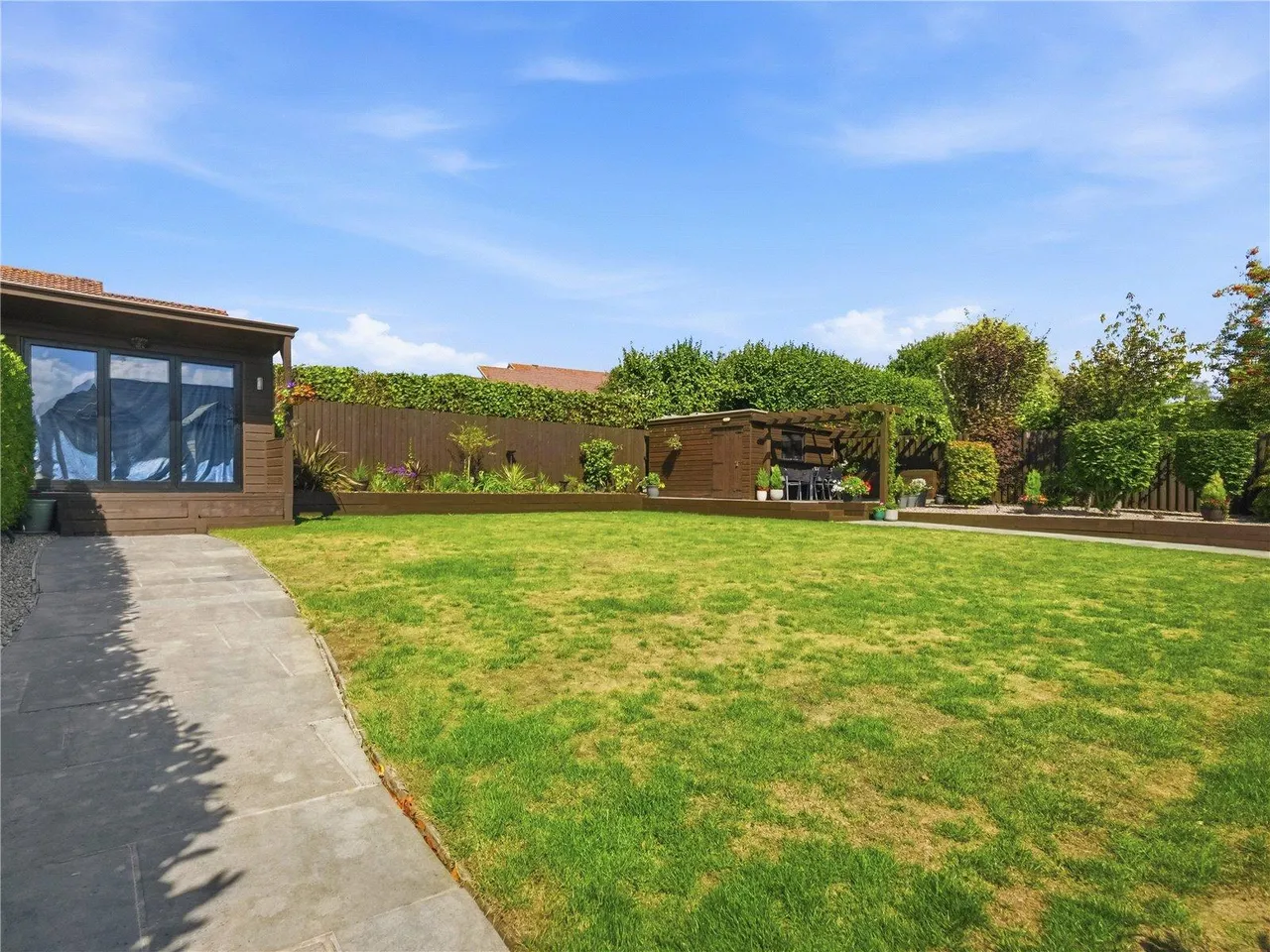 Contemporary Family Living with Captivating Views Towards Poole Harbour, photo 24