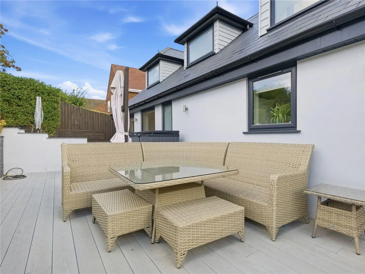 Contemporary Family Living with Captivating Views Towards Poole Harbour, photo 26