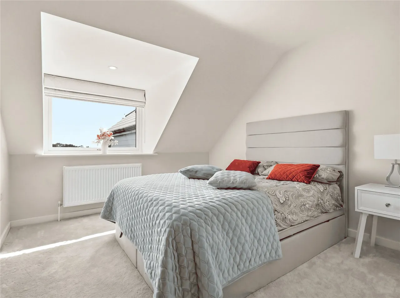 Contemporary Family Living with Captivating Views Towards Poole Harbour, photo 18