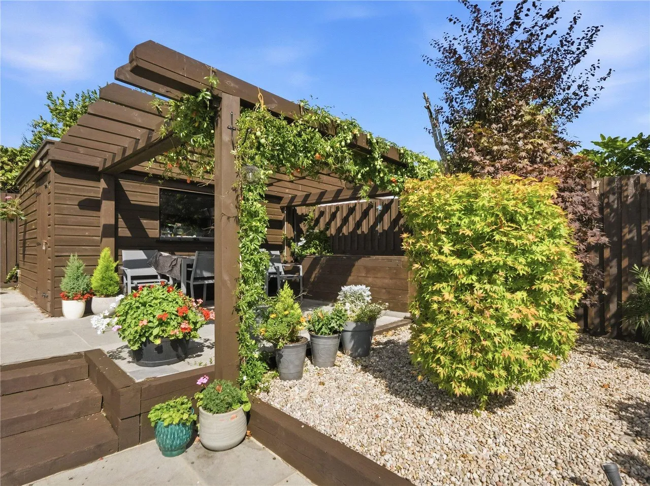 Contemporary Family Living with Captivating Views Towards Poole Harbour, photo 25