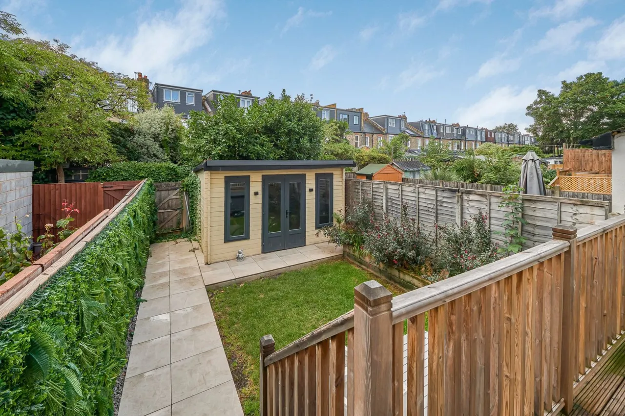 Durnsford Road, Earlsfield, London, SW19, photo 2