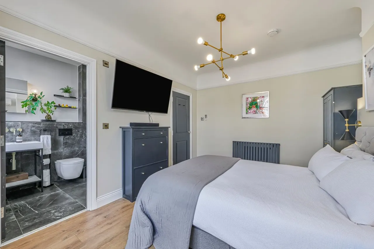 Durnsford Road, Earlsfield, London, SW19, photo 3