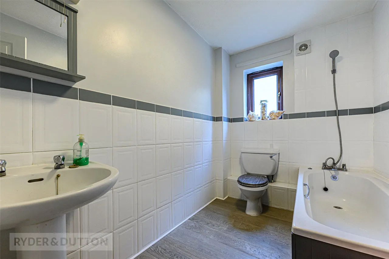 Stratton Close, Rastrick, HD6, photo 19