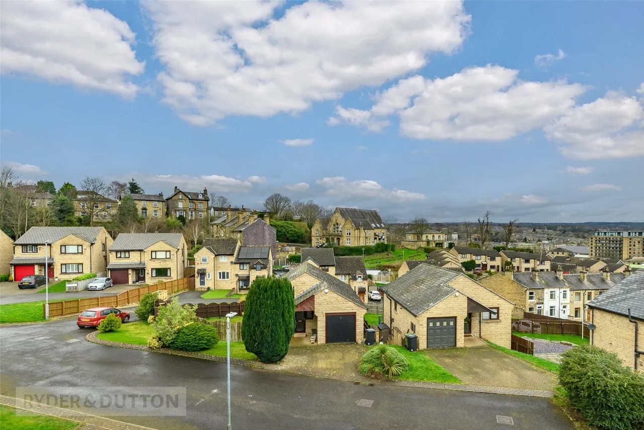 Stratton Close, Rastrick, HD6, photo 25