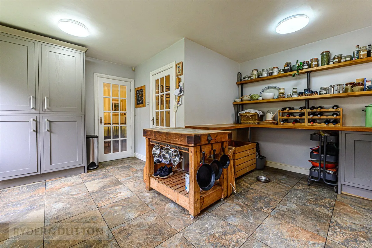 Stratton Close, Rastrick, HD6, photo 5