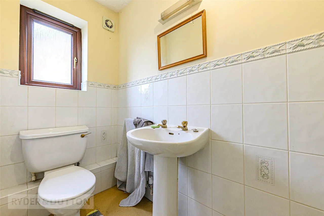 Stratton Close, Rastrick, HD6, photo 15